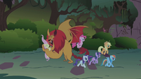 Twilight and friends move past manticore S1E02