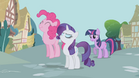 Pinkie Pie Rarity Twilight discussing the tickets S1E3