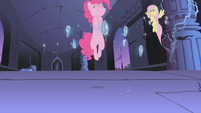 Pinkie Pie floating S01E02