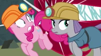 Pinkie and Maud barely avoid eel teeth S7E4