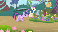 Sweetie Drops watering flowers S1E10