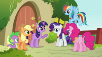 Twilight informing the group S3E10