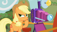 Applejack in deep thought S03E08