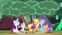 Fly-der swarm appears over the pony sisters S7E16