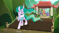 Mistmane waving goodbye to friends and family S7E16