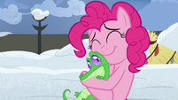 Pinkie Pie hugging Gummy tightly S7E11