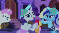 Rarity and annoyed ponies S02E26