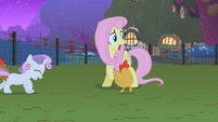 Sweetie Belle chasing a chicken S1E17