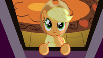 Applejack looking at the sky S3E8