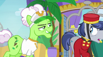 Bell Hop Pony walking away from Applesauce S8E5