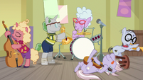 Dusty Pages wildly playing guitar S9E5.png (1.08 MB)
