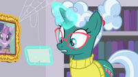 Librarian Pony looking surprised S9E5