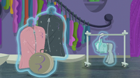 Outfit hung on a rack; Rarity's luggage levitating S8E4