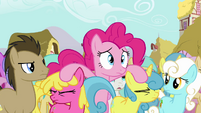 Pinkie Pie needs Twilight's help S3E03