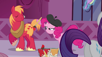Artist Pinkie Pie (without a mouth) at work.