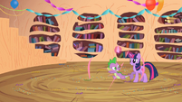 Spike spawns next to Twilight S2E10