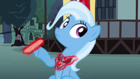 Trixie take a peek S3E5