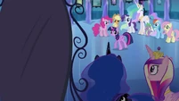 Twilight walking towards the mirror EG.png (916 KB)