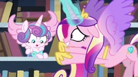 Cadance about to grab Flurry Heart S6E2