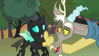 Discord stifling Thorax S6E26