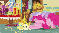 Pinkie Pie pushing against the Cake twins S7E19