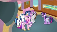 Twilight and her family agree to take the tour S7E22