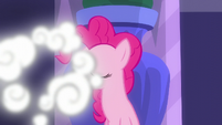 Angel Rarity disappears in a puff of smoke S6E9