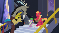 Discord ready for guys' night with Spike and Big Mac S6E17