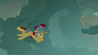 Flash Magnus flying toward the dragons S7E16.png (492 KB)