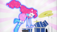 Pinkie Pie tocando la bateria transformandose a hibrido 2