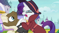 Rarity yelling at Random Pony S9E4