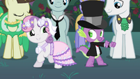 Spike and Sweetie Belle partying S2E26