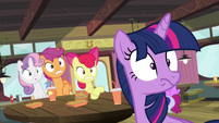 Twilight sees what's behind her S4E15