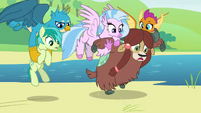 Winged students pick up Sandbar and Yona S8E1