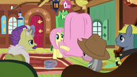 Fluttershy addresses the expert ponies S7E5