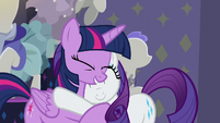 Rarity hugging Twilight Sparkle S6E9