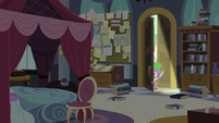 Spike leaving the room again S5E10