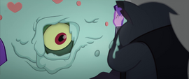 Squabble's eye inside the giant cake MLPTM