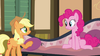 Applejack talking with Pinkie Pie S4E09