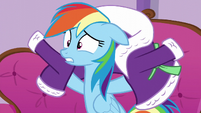Rainbow Dash throwing her robe off S6E10