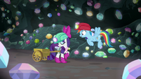 Rainbow impressed by Rarity's find S8E17