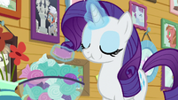 Rarity eating a bowl mint S7E6