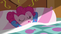 Sun rises on Pinkie Pie S7E4