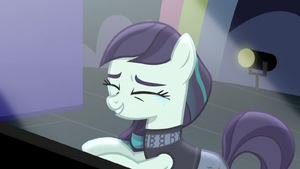 Coloratura crying in happiness while performing her song S5E24