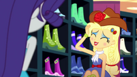 Applejack halfheartedly pleased with her look SS1