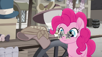 Pinkie wearing gray star-shaped sunglasses MLPRR