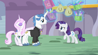 Having a chat with Rarity.