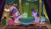 S02E20 Madame Pinkie, Twilight i Spike