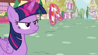 Twilight bends the straw S4E21