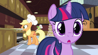 What is this confound look on Twilight's face.